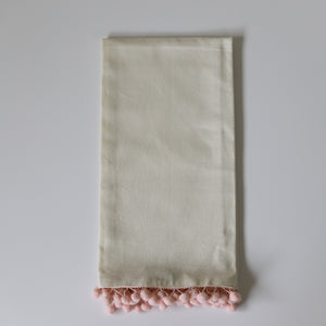 EMB-9162: FLOWER GARDEN - FRINGE OR POM TOWEL