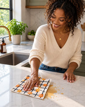 Load image into Gallery viewer, DAISY MICROFIBER - DISH CLOTH