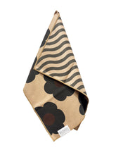 Load image into Gallery viewer, BROWN BLOSSOM MICROFIBER - HAND TOWEL