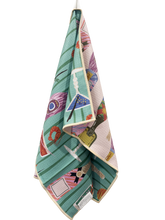 Load image into Gallery viewer, POUR &amp; PARTY MICROFIBER - HAND TOWEL