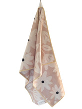 Load image into Gallery viewer, PAPER FLOWERS MICROFIBER - HAND TOWEL