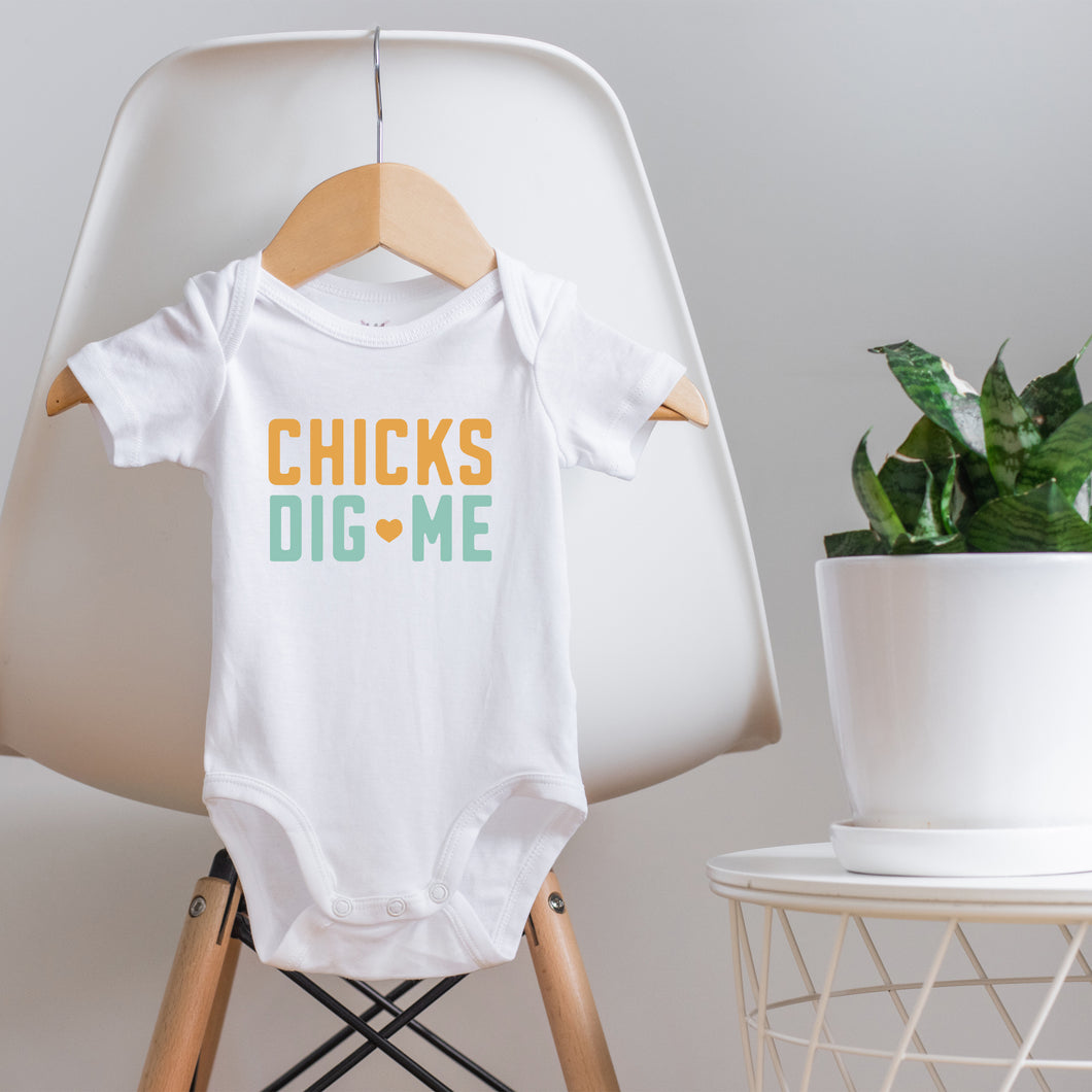 CHICKS DIG ME - BODYSUIT